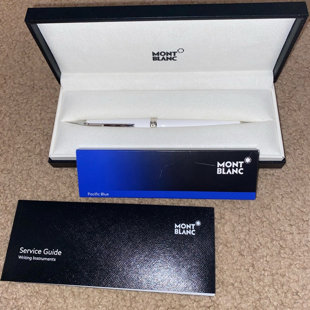Brand new Mont Blanc Pen with Refill